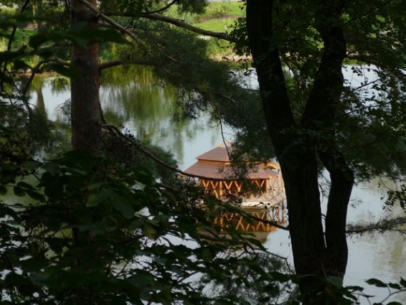 Журналістка пробралася в Межигір'я Януковича. ФОТО. ВІДЕО