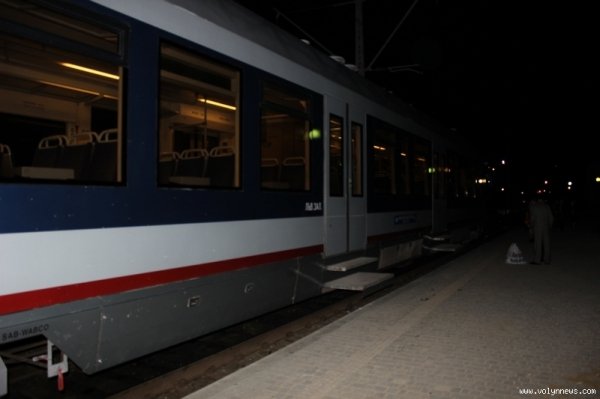 Їздити рейковим автобусом до Львова лучани не поспішають. ФОТО