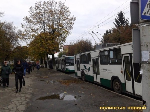 У Луцьку зупинився рух електротранспорту