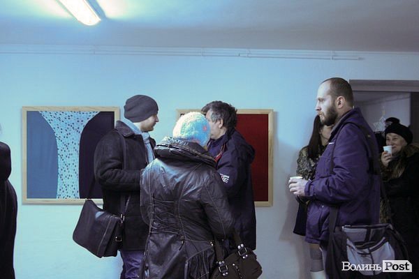 Старі речі перетворилися в картини: виставка у Луцьку. ФОТО