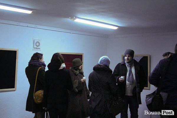 Старі речі перетворилися в картини: виставка у Луцьку. ФОТО