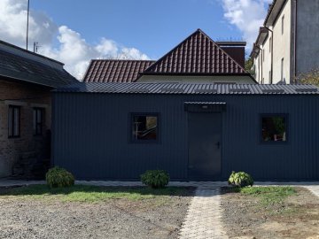 У Луцьку з'явився модульний будинок для безхатьків У Луцьку з'явився модульний будинок для безхатьків
