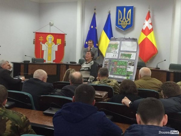  Хто кого: забудовник VS громада. ФОТО