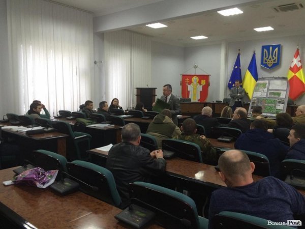  Хто кого: забудовник VS громада. ФОТО