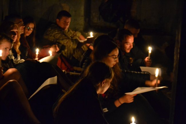 Окраєць хліба на двадцятьох: молодь провела ніч у стінах Луцької тюрми. ФОТО