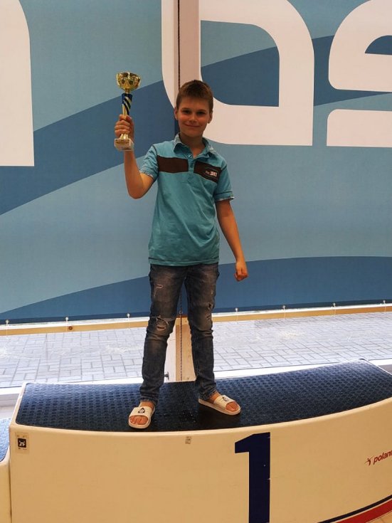 Юний плавець з Луцька привіз зі змагань в Польщі 6 золотих медалей. ФОТО