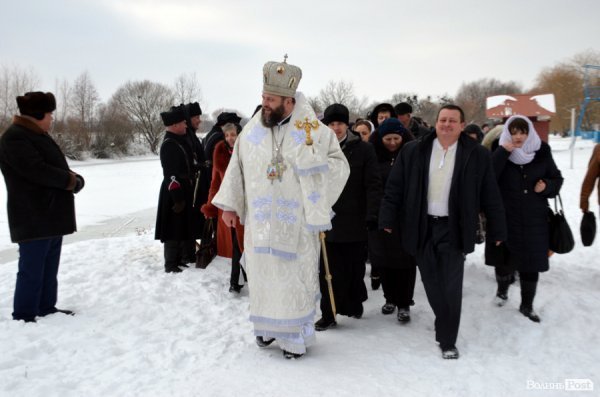 Лід, ополонка та Йорданська вода: Водохреще у Луцьку 