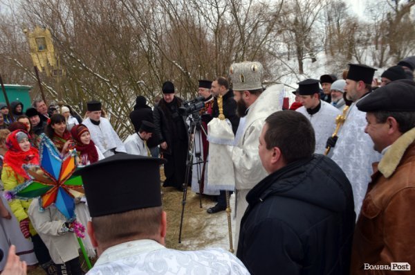 Лід, ополонка та Йорданська вода: Водохреще у Луцьку 