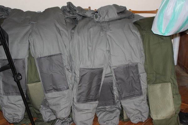 Луцькі депутати передали бійцям 14-ої бригади утеплені комбінезони. ФОТО