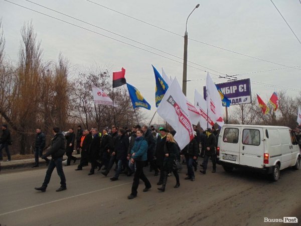 Майдан у Луцьку: Віче і хода на ДПЗ. ФОТО