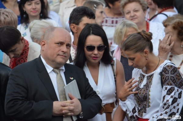 Іноземні делегати прибули на підняття прапора України у Луцьку. ФОТО