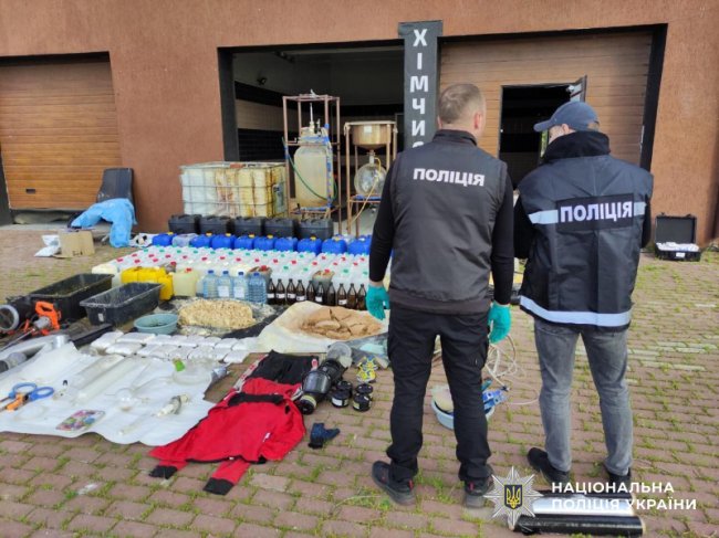 В Україні тривають понад 200 обшуків з ліквідації наркобізнесу: поліція шукає наркотики  і на Волині