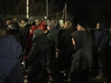 Прикордонники із автоматами, дорогу заблоковано: на «Устилузі» транспортний колапс через закони про «євробляхи»