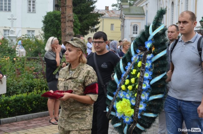 «Востаннє для тебе: слава Україні!»: Луцьк попрощався з Георгієм Ольховським. ФОТО