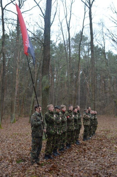 «Правий сектор» Волині поїхав до лісу. ФОТО