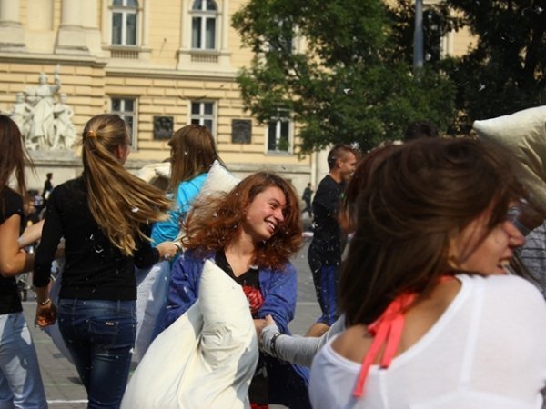 У Львові билися подушками. На черзі – Луцьк. ФОТО. ВІДЕО