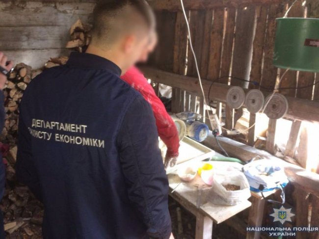 На Волині ліквідували цехи, де обробляли бурштин на експорт