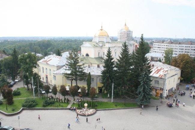 Невідома історія про луцький собор у центрі міста