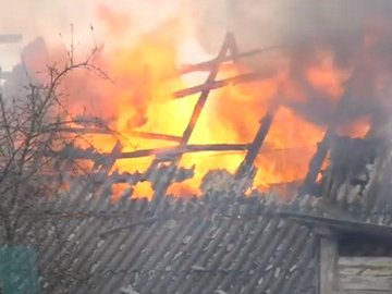 На дачному масиві біля Луцька сталася пожежа. ВІДЕО 