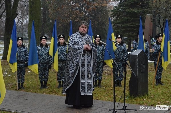 У Луцьку вшанували пам’ять загиблих героїв Майдану. ФОТО