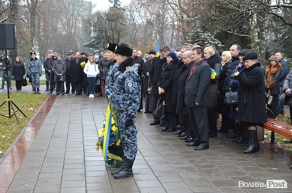 У Луцьку вшанували пам’ять загиблих героїв Майдану. ФОТО