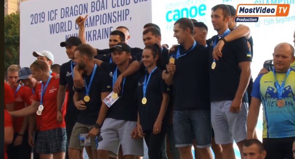 Веслувальники з Волині стали чемпіонами світу з драгонботу