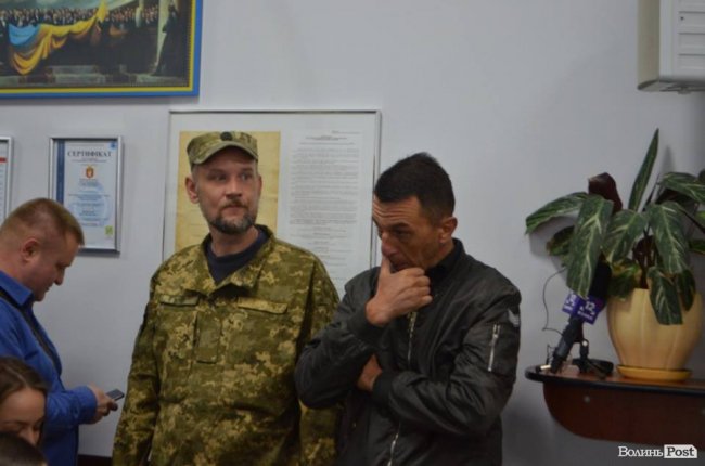 У Луцьку атовці блокують міську раду. ФОТО