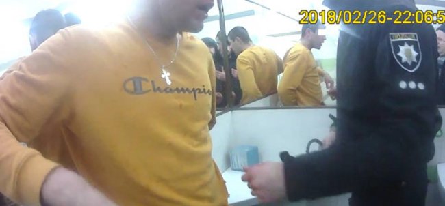 На Волині водій вдарив патрульного на очах у дитини та дружини. ФОТО