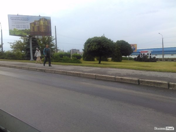 Сьогодні дощовий Луцьк. ФОТОРЕПОРТАЖ