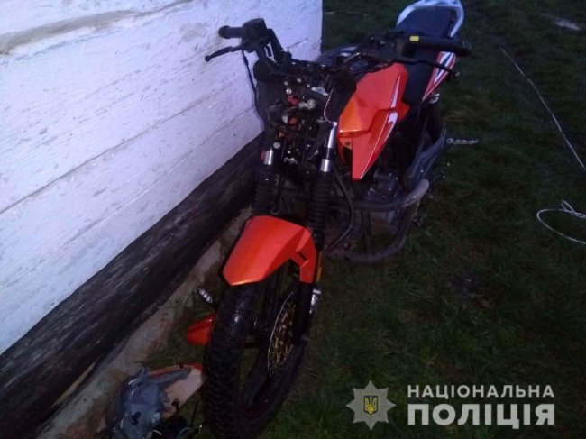 На Рівненщині хлопець із дівчиною розбились на мотоциклі