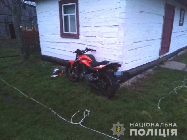 На Рівненщині хлопець із дівчиною розбились на мотоциклі