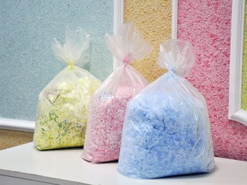 Як правильно наносити рідкі шпалери на стіну?*