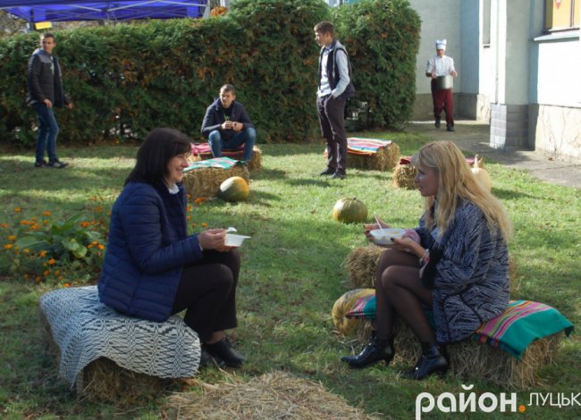 «Бурштинова осінь»: страви, мода і музика