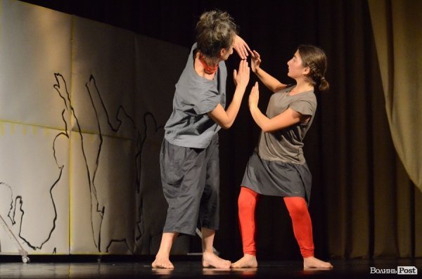 Історії дітей-біженців мовою танцю. ФОТО