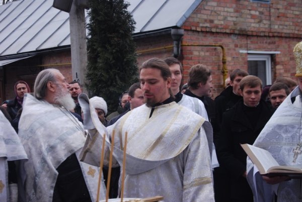 У луцькій церкві святять воду. ФОТО