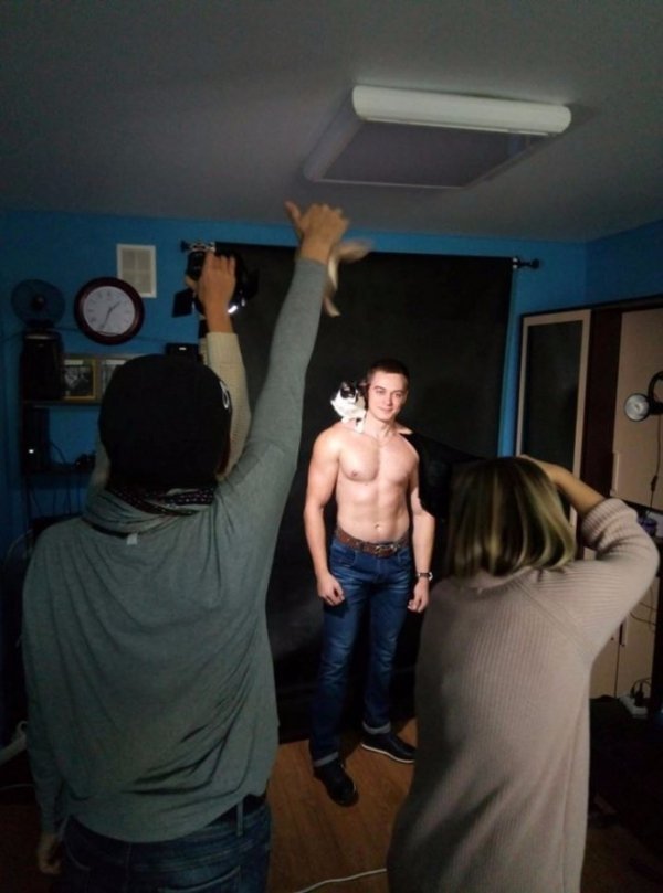 Голі та з котиками: луцькі спортсмени знялися для благодійного календаря