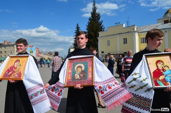 У Луцьку відбувся фестиваль вишитих рушників