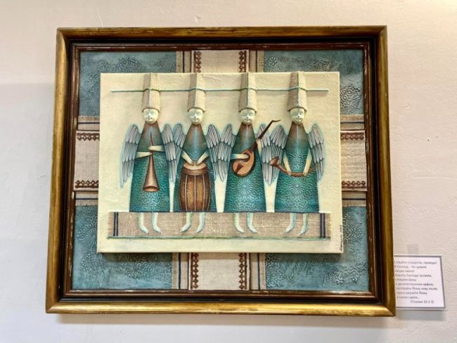 Полотна з ангелами: волинська художниця представила виставку на релігійну тематику