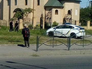 Поліція приїхала розбороняти бійку біля церкви в Луцьку