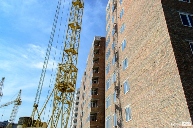 Як «росте» найяскравіший житловий комплекс Луцька: фотозвіт із будівництва «Caramel Residence»*