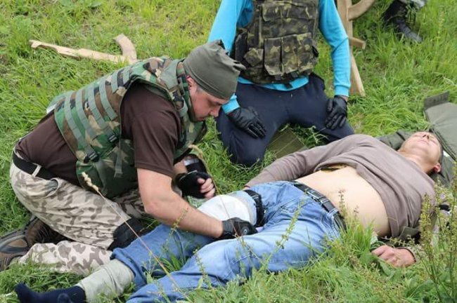 «Коли сприяєш такому, відчуваєш, що робиш щось справді потрібне», – Назар Романюк про навчання «бойових медиків»*