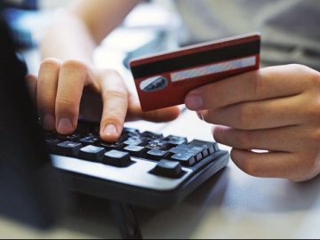 Волинянин за неіснуючі комп’ютерні запчастини на інтернет-сайті заплатив 30  тисяч гривень