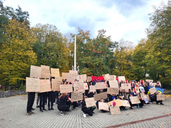 Троє ковельчан 18 місяців – у російському полоні:  у місті відбулася акція на підтримку захисників Маріуполя