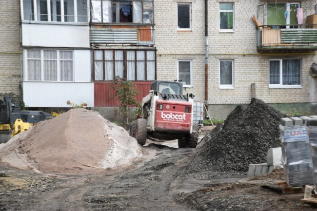 Соборності та Ківерцівська: розповіли, як проходить ремонт доріг та дворів у Луцьку. ФОТО