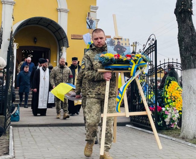 У Нововолинську попрощалися із Захисником Андрієм Боратинцем