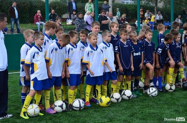 У Луцьку в басейні – футбольне поле. ФОТО