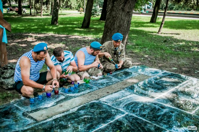 У Луцьку вшанували десантників. ФОТО