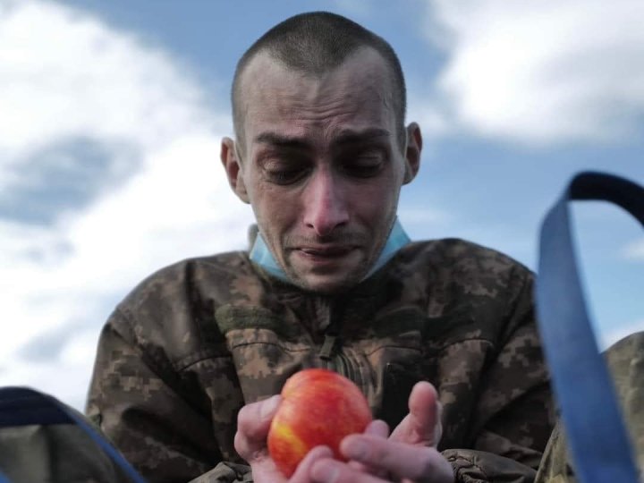 «Рік мріяв про яблуко». Помер військовий, якого два роки тому повернули з полону