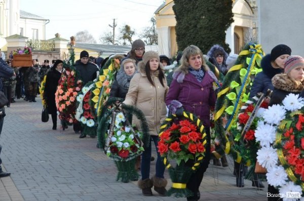 Лучани провели в останню путь бійця, що загинув під Іловайськом. ФОТО