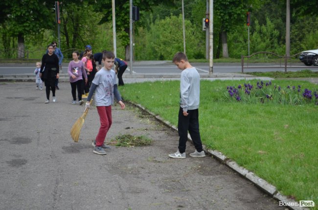 Еко-тематика в тренді: ще одна луцька школа долучилася до популярної акції. ФОТО